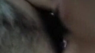 คลิปหลุดดูฟรี วีดีโอโป๊ หลุดจากมือถือ สาวแหกหีให้ผัวเย็ดหลังเลิกงาน น้ำแตกไปหลายรอบ FREE XNXX 18+