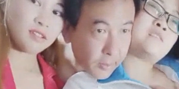 หนัง X Thai คลิปโป๊ใหม่ล่าสุด สวิงเสียวซอยร้องลั่น หนุ่มแก่เมียเผลอ นัดสาวมาเจอหลังเลิกงาน
