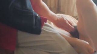 คลิปหลุดดูฟรี  สาวน้อยโชว์ลีลาขย่มตอ เย็ดมันส์ ๆ หนุ่มหื่นหำยาว ปะทะ สาวอ้อนควย FREE XNXX