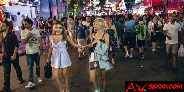 XXXThai 18+ ฝรั่งมาลองของดีประเทศไทย เปิดห้องนอนเย็ดยับ